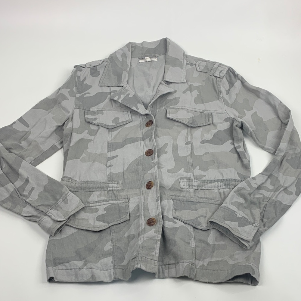 Maurices Light Gray Camouflage Utility coat shirt jacket Button & pockets Small